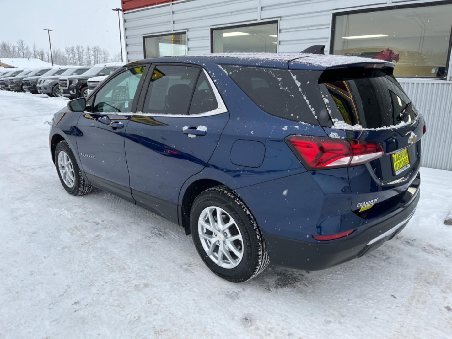 2022 Blue /charcoal cloth Chevrolet Equinox LT (3GNAXUEV5NL) with an 1.5 Turbo inline 4 engine, 6 speed automatic transmission, located at 1960 Industrial Drive, Wasilla, 99654, (907) 274-2277, 61.573475, -149.400146 - Photo#2